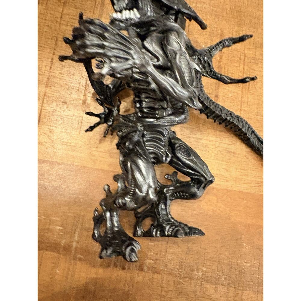 1992 Kenner ALIEN QUEEN w/Hatchling Used VG Condition - Picture 3 of 8
